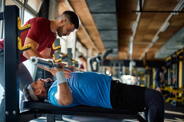 Perte de poids : comment un entraîneur personnel peut vous aider ?